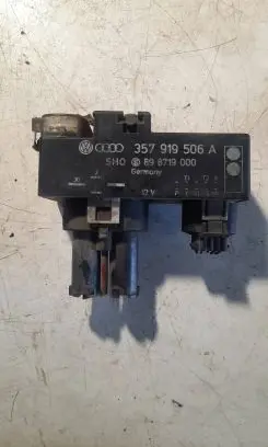 Volkswagen Golf IV Coolant fan relay 357919506A 898719000
