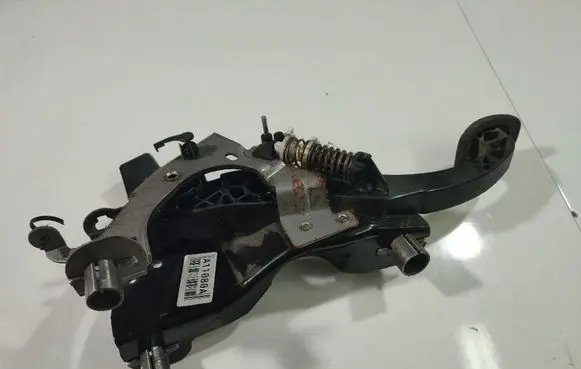Renault Scenic III - Grand scenic III Clutch pedal 465030038R