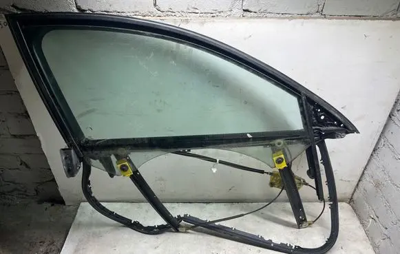 Audi A6 S6 C6 4F Front door window glass four-door 4F0837630 4F0837462D