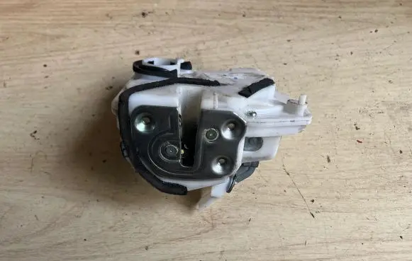 Mazda 6 Rear door lock 8103A0249 A0249 GS1D