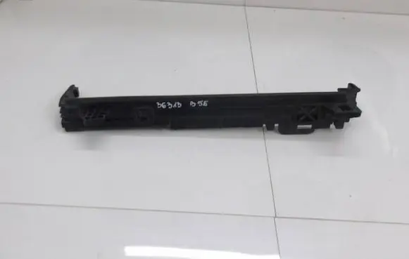 Mercedes-Benz C W204 Radiator mount bracket 047790