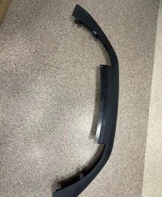 Front bumper lip