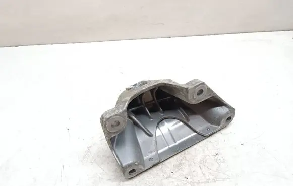 BMW 6 F12 F13 Engine mounting bracket