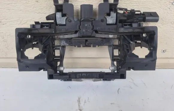 Front door exterior handle/bracket