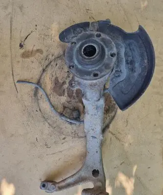 Volkswagen PASSAT B5.5 Front wheel hub spindle knuckle