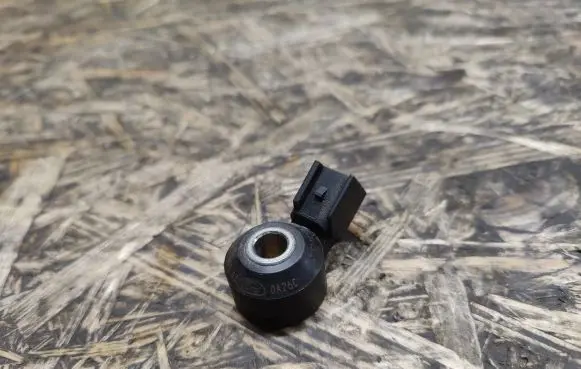 Jaguar XJL Detonation knock sensor 1N1A12A699AA