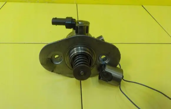 BMW 1 F20 F21 Fuel injection high pressure pump 0261520258