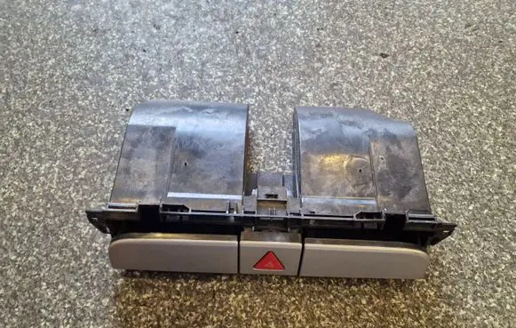 Volkswagen PASSAT B6 Glove box