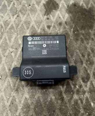Audi A3 S3 8P Gateway control module 1K0907530G 1K0907951