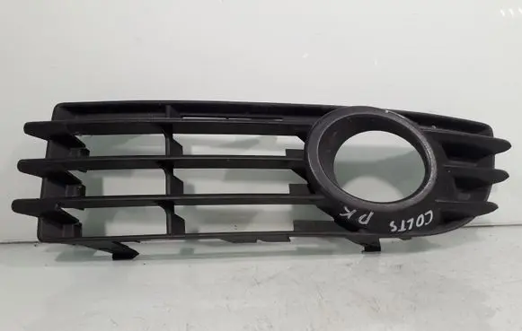Mitsubishi Colt Front fog light trim/grill MN105197