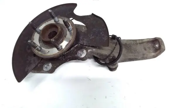 Cadillac CTS Front wheel hub spindle knuckle 15775067L