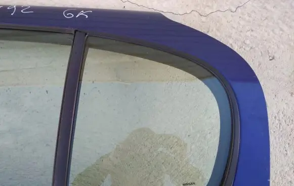 Nissan Almera N16 Rear vent window glass 