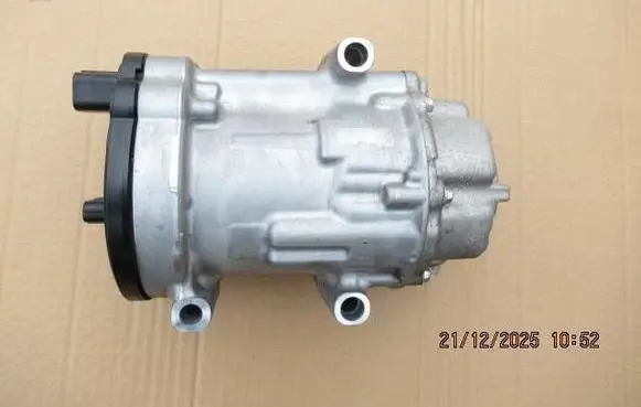Toyota RAV 4 (XA50) Air conditioning (A/C) compressor (pump) ESB27C 0424000171 2D06963
