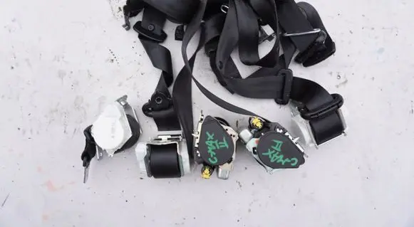 Ford C-MAX II Front seatbelt PASYBEZPIECZESTWA