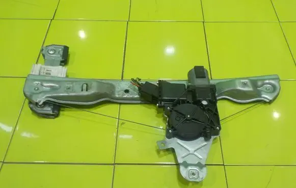 Opel Meriva B Front door window regulator with motor 367992034