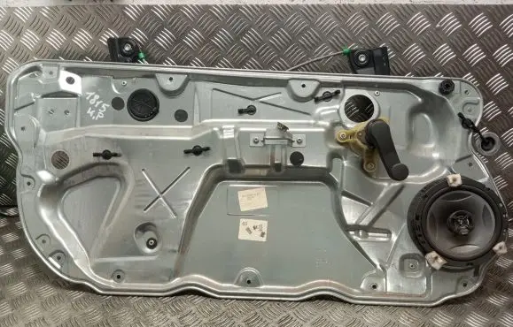 Volkswagen Polo Front door manual window regulator 6Q0837751