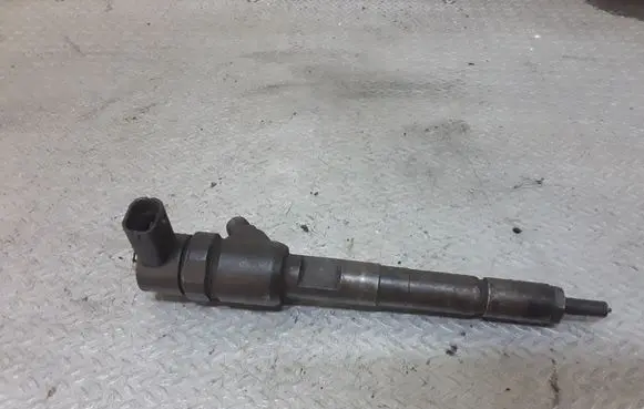 Opel Corsa C Fuel injector 0445110083