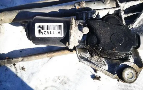Mitsubishi Grandis Wiper motor 