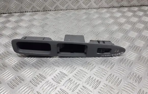 Toyota Avensis Verso Electric window control switch