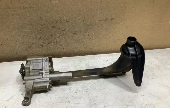 BMW 3 E90 E91 Oil pump 7516396