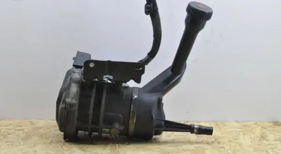 Citroen C4 I Picasso Power steering pump 9673535980 9670025380
