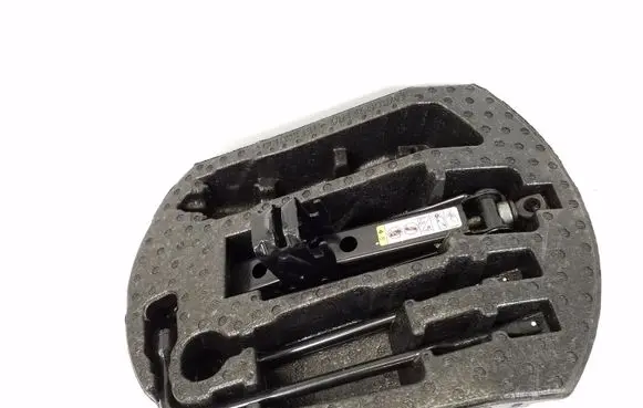Jeep Grand Cherokee Tool set 68145663AB 68145664AB