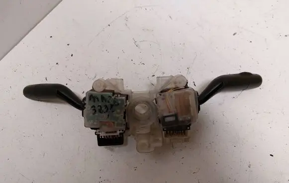 Mazda 323 F Wiper turn signal indicator stalk/switch 17B122
