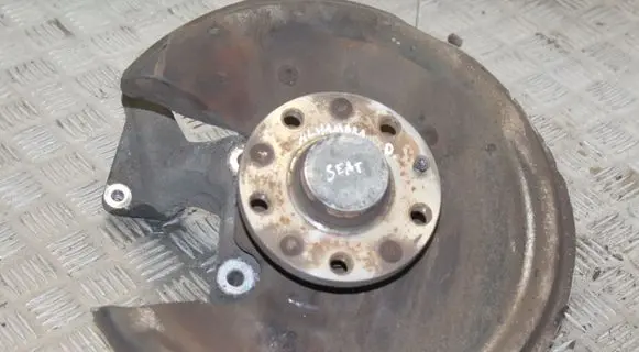 Seat Alhambra (Mk2) Rear wheel hub