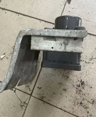 Volvo V70 ABS Pump