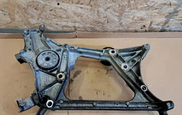 Mercedes-Benz C W204 Generator/alternator bracket A6512011109