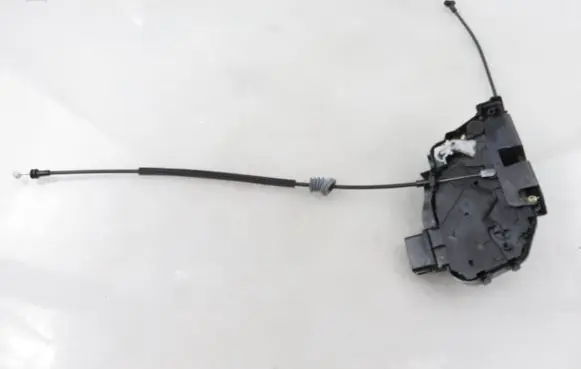 Volvo S40 Front door lock 30753664
