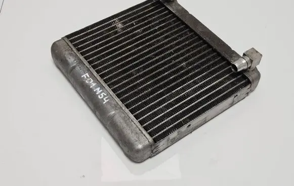 BMW 7 F01 F02 F03 F04 Engine oil radiator 7570103 M9056003
