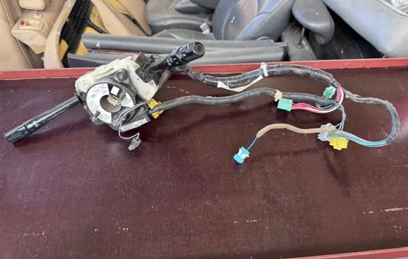 Wiper turn signal indicator stalk/switch