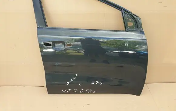 KIA Sportage Front door