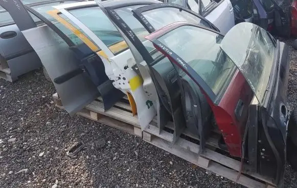 Volkswagen PASSAT B3 Front door