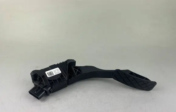 Volkswagen Golf VIII Accelerator throttle pedal 5Q2723503F