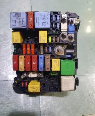 Citroen C4 II Picasso Fuse box cover
