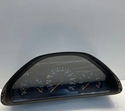Mercedes-Benz E W210 Speedometer (instrument cluster) 2105401248 84570247 A2105401248