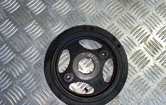 Toyota Avensis T250 Crankshaft pulley 134080R011