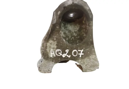 Audi Q7 4L Engine mounting bracket 7L6199307A