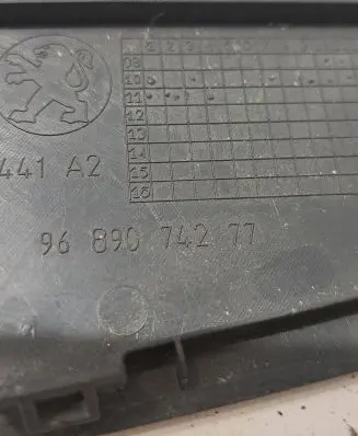 Peugeot 508 Tailgate/trunk/boot open switch 9689074277