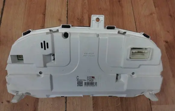 Mitsubishi Outlander Speedometer (instrument cluster) 8100C839
