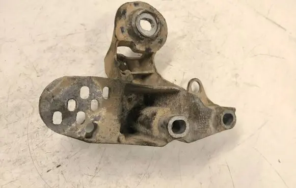 Audi A4 S4 B5 8D Engine mounting bracket 4B0199351