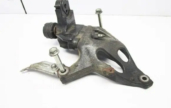 Toyota Yaris Engine mounting bracket 1231547040