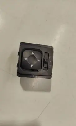 Mitsubishi Pajero Wing mirror switch MR190956 2120D4
