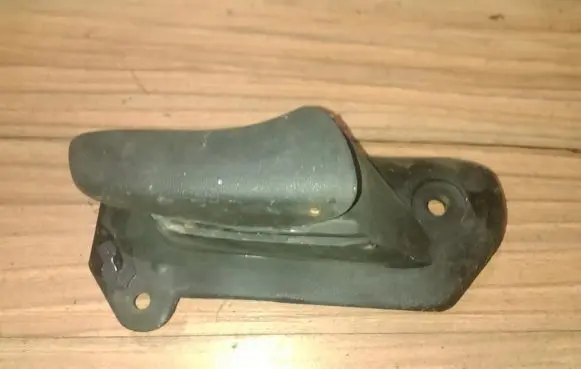 Opel Tigra A Front door interior handle 90381688