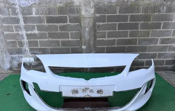 Opel Astra J Front bumper 13462766