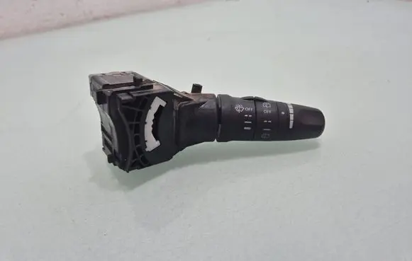 Nissan X-Trail T30 Wiper control stalk 252608H905