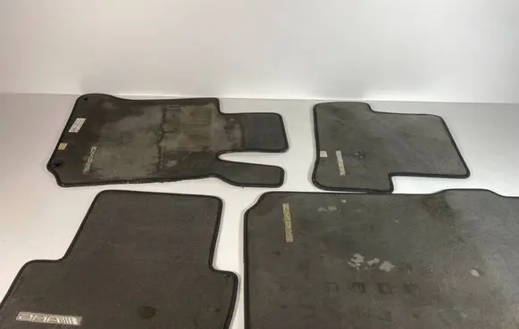 Mercedes-Benz C W204 Car floor mat set A2046800104 0100610754 9001Z001