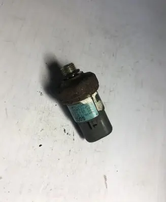 Volvo S40, V40 Air conditioning (A/C) pressure sensor SSA532J003